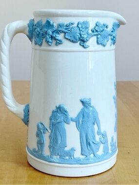 Vintage Wedgwood Queens Ware 16 oz Pitcher Lavender on Cream England